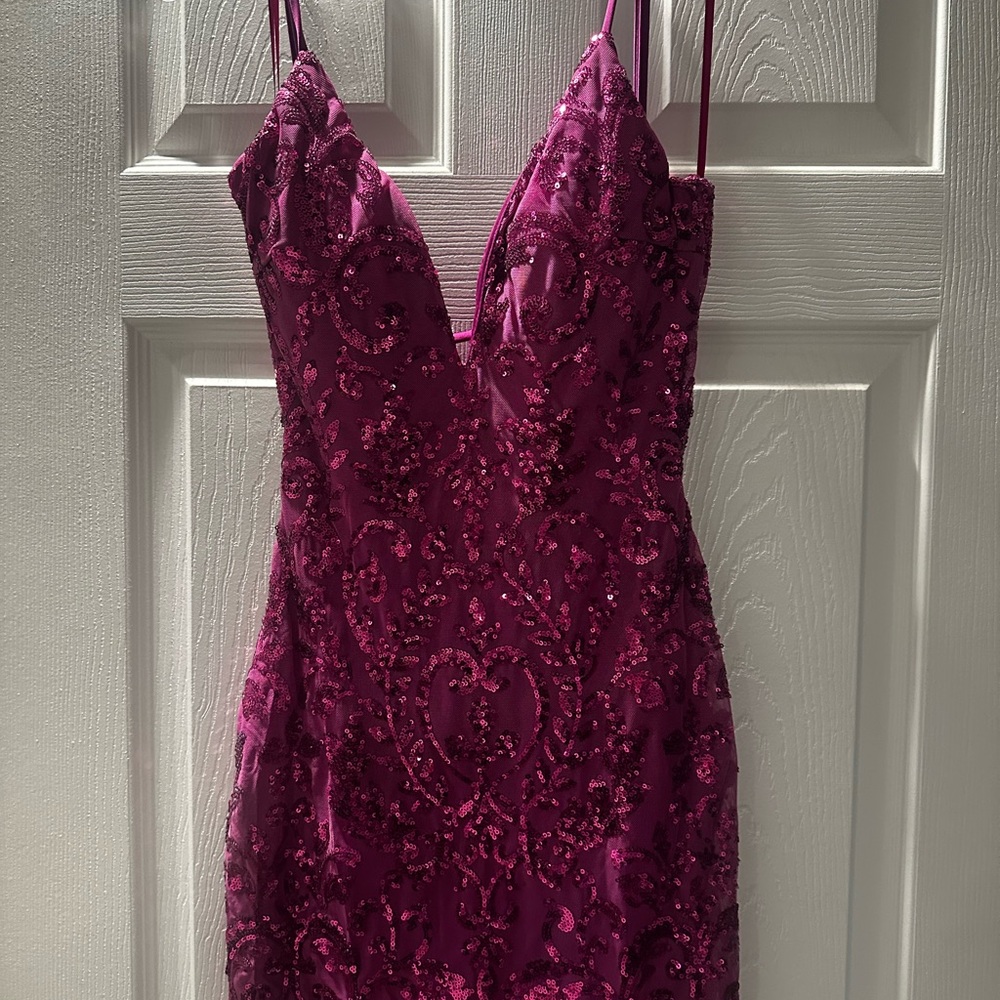 Red Sleeveless Bodycon Dress with Plunge Neckline
